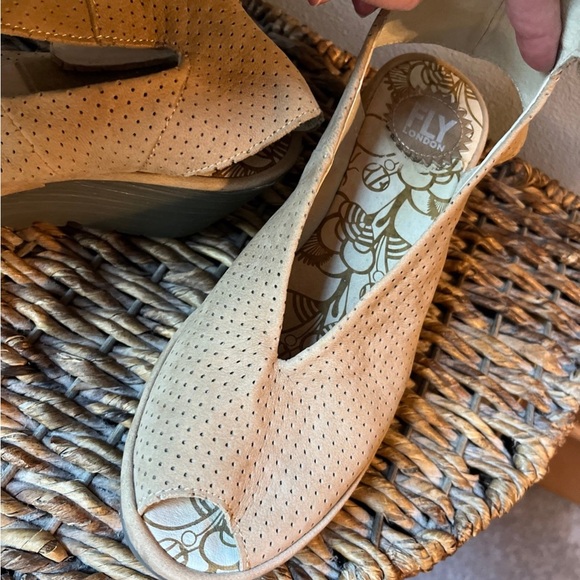 Fly London Yala Perforated Leather Wedge Sandals Size 38 US 7.5 - Picture 4 of 5